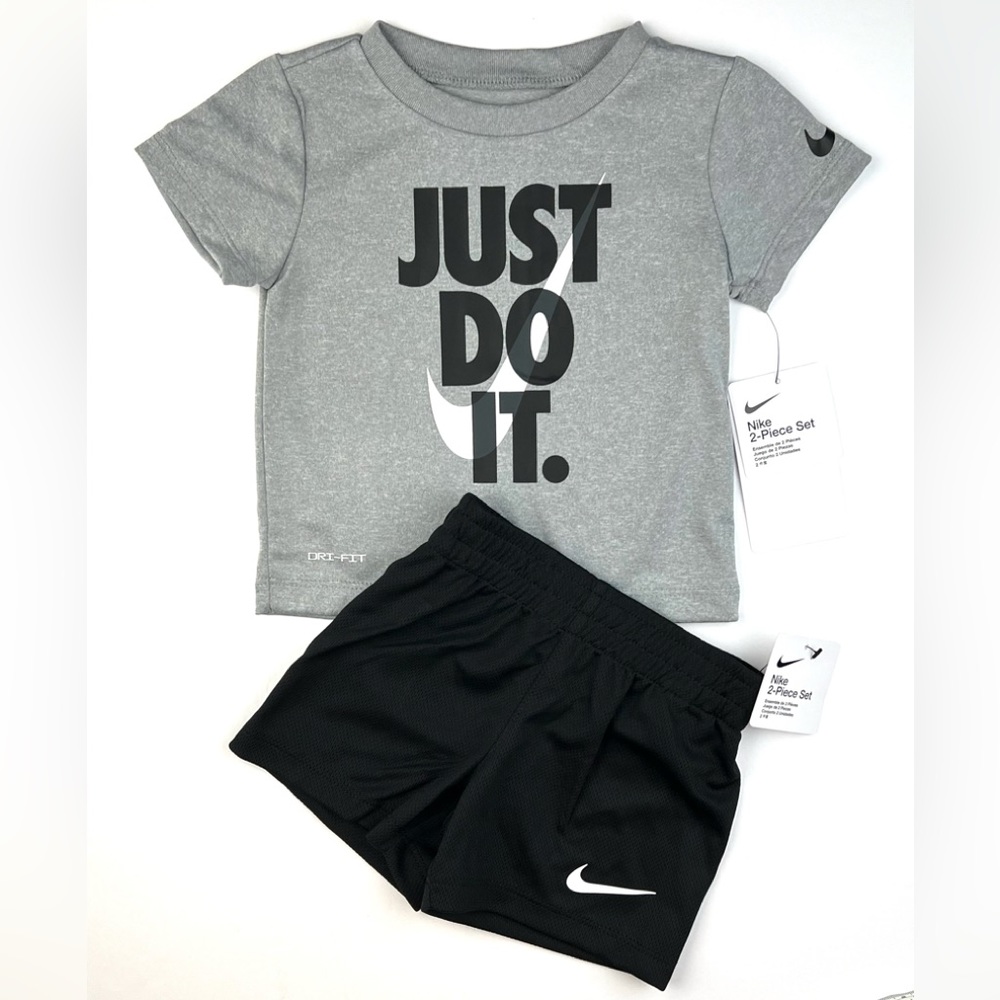 Nike Baby Boy 2 Piece Size 12 Month T-Shirt & Shorts Set DRI-FIT Multi Color